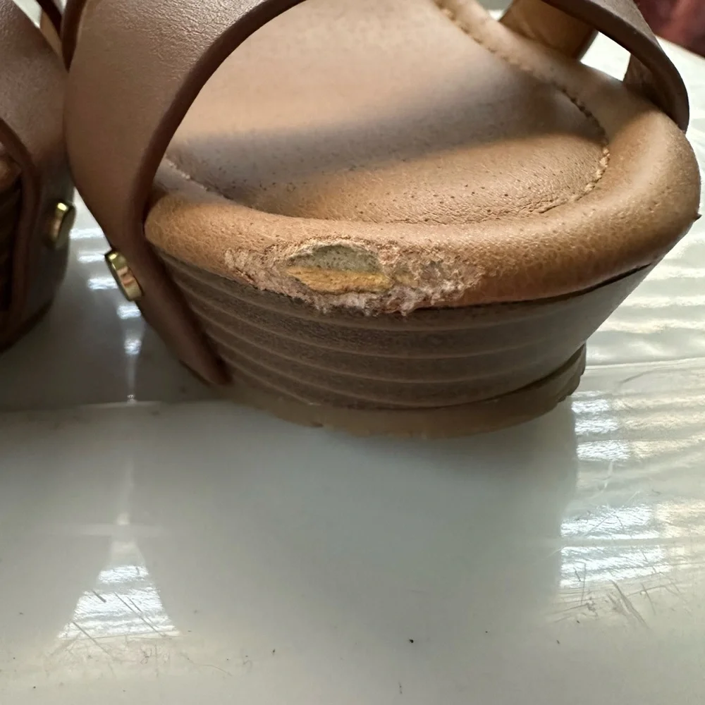 Kenneth Cole Heels - Picture 5 of 5